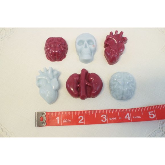 Anatomical Hearts Wax Melts | Skulls & Organs Tarts | Hand Poured - Picture 3 of 4